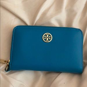 Tory Burch Robinson Zip Around Wallet
